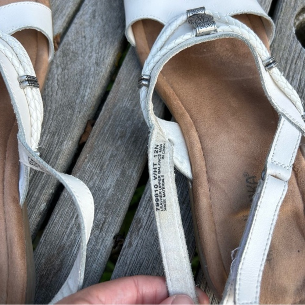 Minnetonka White and Tan Sandals with Crisscross Straps - Picture 7 of 10